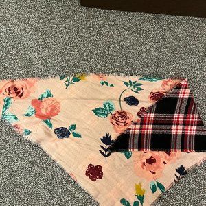 Womens Reversible Floral/Plaid Scarf